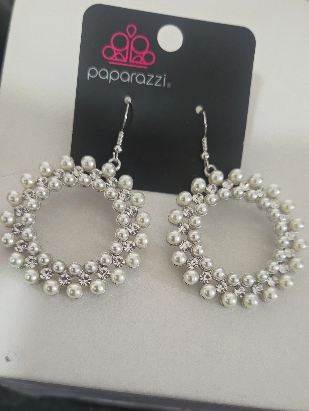 Paparazzi Pearly Poise White Earrings NWT